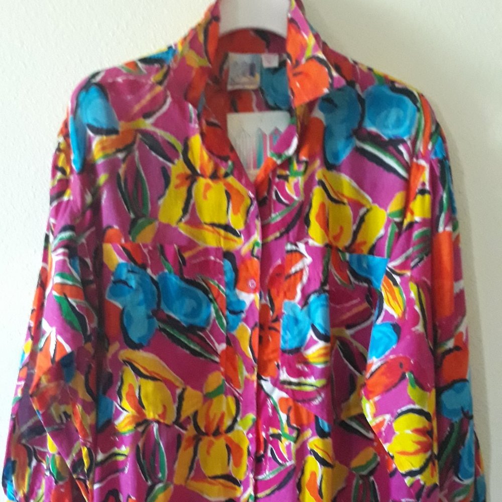 BRAND BEACHED- SIZE - M
